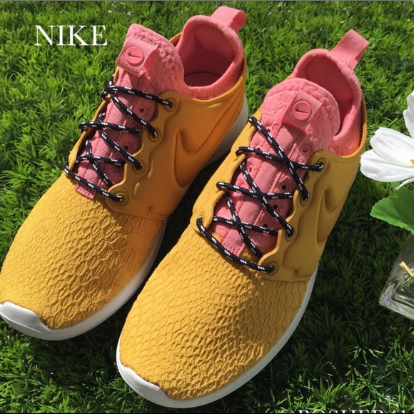 Nike Shoes Nwot Nike Gold Pink Roshe Two Poshmark